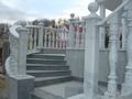 Облицовку фасадов зданий и частных домов:гранитом, травертином, мрамором.